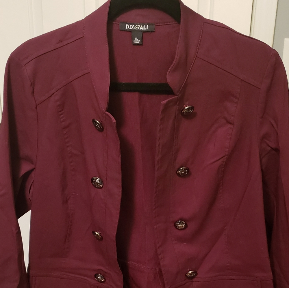 Roz & Ali Maroon military style blazer, size XL